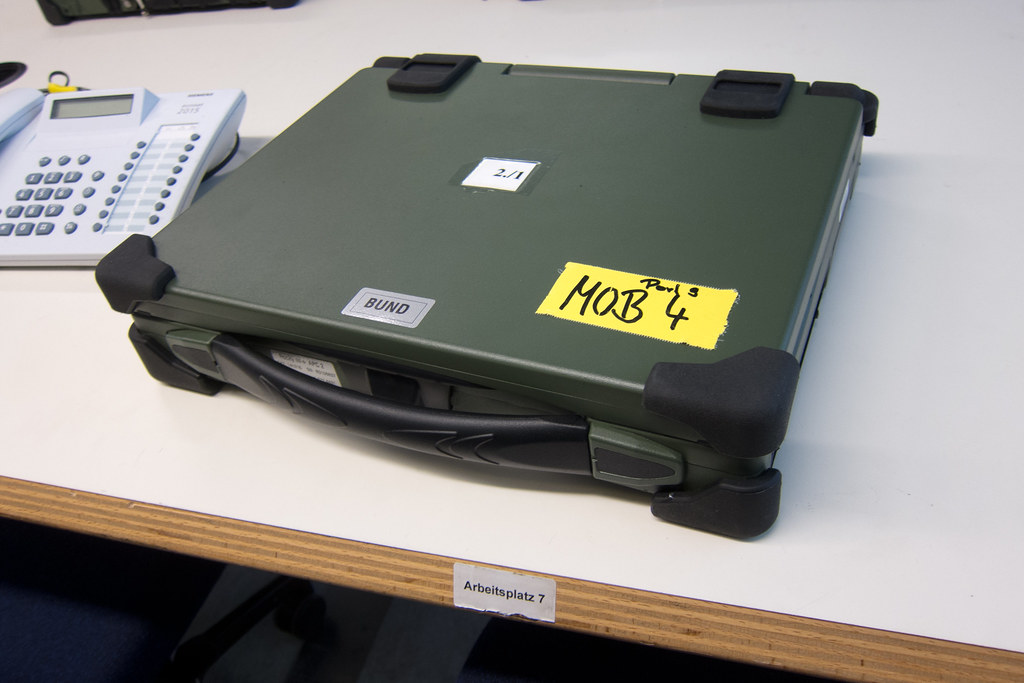 加固機(jī)箱殼體